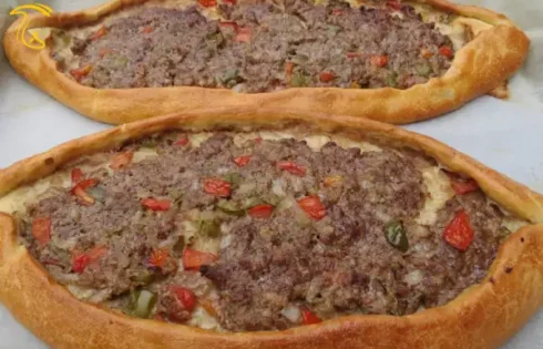 آموزش آشپزی با قارچ - ویدیوی طرز تهیه قایق گوشت و قارچ یا نان شکم پر گوشت و قارچ