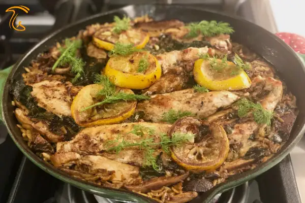 خوراک مرغ با سس قارچ و لیمو مجلسی