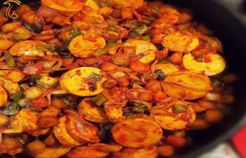 آموزش آشپزی با قارچ - طرز تهیه خوراک سوسیس بندری با قارچ و پنیر