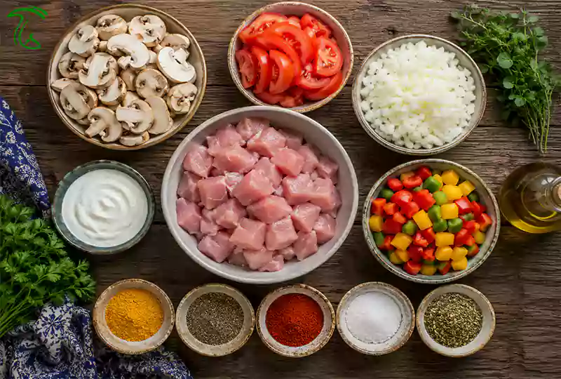 مواد لازم برای تهیه خوراک تاس کباب بوقلمون و قارچ خانگی