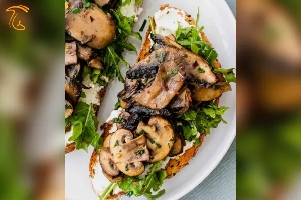 طرز تهیه تست قارچ و پنیر با سبزیجات
