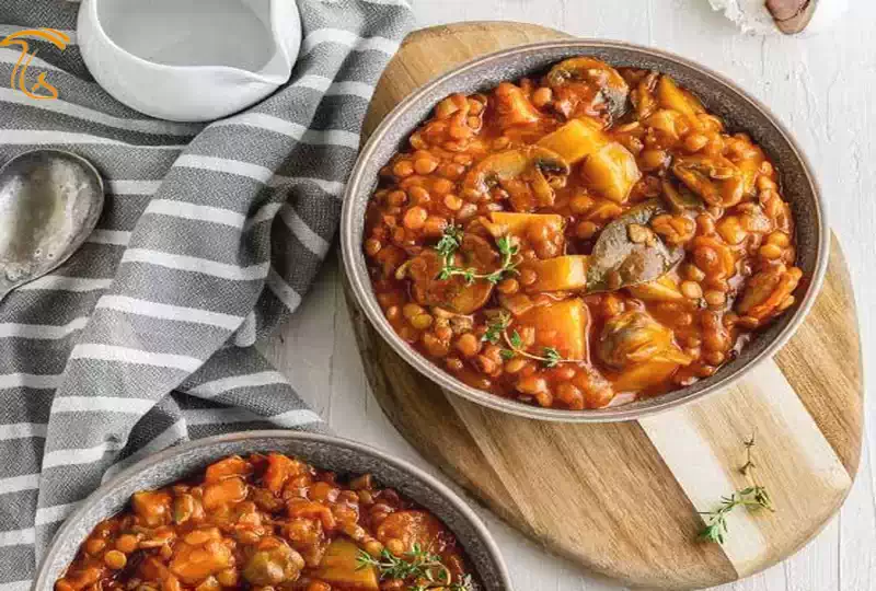 طرز تهیه عدسی با قارچ و سیب‌زمینی؛ غلیظ، خوش‌عطر و گیاهی
