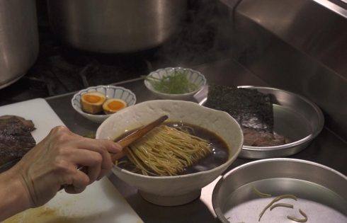 رامن ‌ژاپنی به سبک سرآشپز معروف نیها میشرا