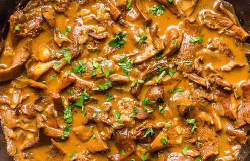 VEGAN MUSHROOM STROGANOFF