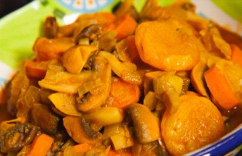 آموزش آشپزی: خورشت آلو قیسی با قارچ