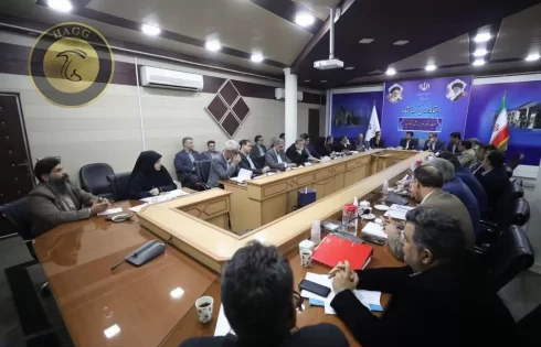 عکسی است از جلسه بررسی مشکل مجتمع پرورش قارچ واقع در شهرستان جوانرود