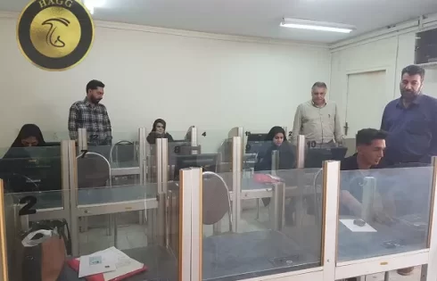 عکسی است از برگزاری آزمون سنجش مهارت کشاورزی در رشته پرورش قارچ بصورت آنلاین
